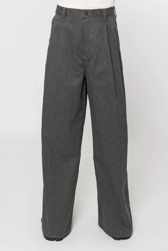 Men's Coats with Embroidered DetailsMaison Margiela Tailored Pants in Grey