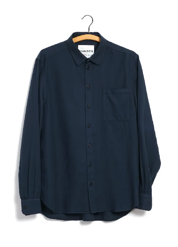 Men's Layering Shirts for Seasonal TransitionsHENNING 28-10-3 | Casual Classic Shirt | True Blue Men's Layering Shirts for Seasonal TransitionsHENNING 28-10-3 | Casual Classic Shirt | True Blue