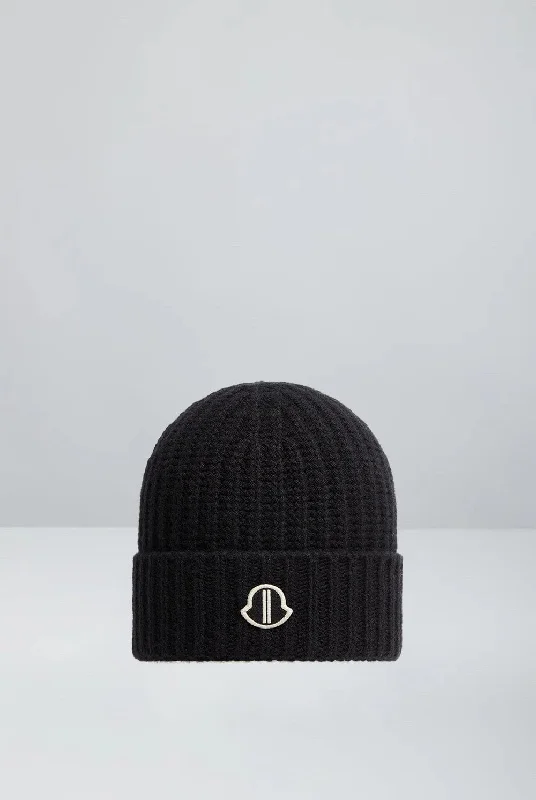 Men's Coats with Magnetic ClosuresRick Owens x Moncler Beanie in Black
