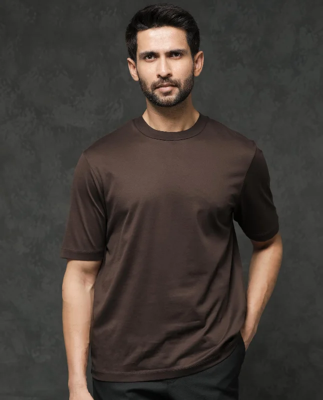 Men's Shirts with Contrast StitchingRare Rabbit Men's Barcelon Dusky Brown Cotton Fabric Half Sleeves Oversized Fit Solid T-Shirt Men's Shirts with Contrast StitchingRare Rabbit Men's Barcelon Dusky Brown Cotton Fabric Half Sleeves Oversized Fit Solid T-Shirt