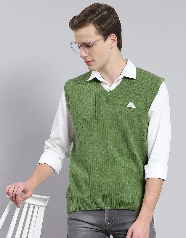 Men Green Solid V Neck Sleeveless Sweater